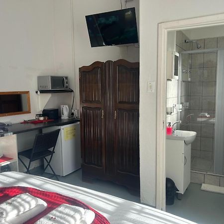 Cherry Lane Guest House Ficksburg Esterno foto